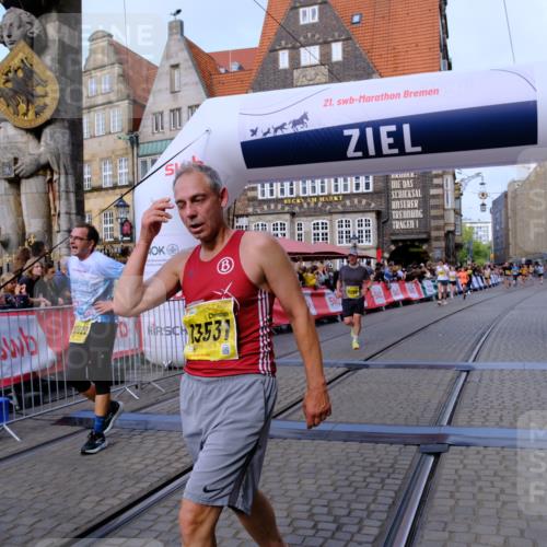 13.09.2026 - 21. swb-Marathon Bremen Tim E. http://msf.ph/oto/10312678 13.09.2026 10:54:21 Ziel 10579, 10708, 10822, 10947, 10996, 11010, 11206, 11290, 11329, 11361, 11765, 11998, 12075, 12244, 12356, 12435, 13531 meine-sportfotos.de