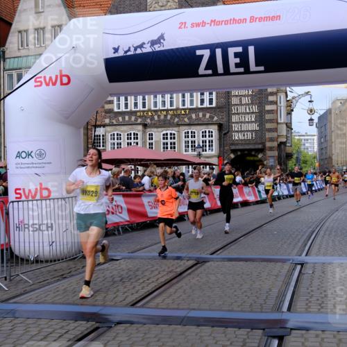 13.09.2026 - 21. swb-Marathon Bremen Tim E. http://msf.ph/oto/10312751 13.09.2026 10:54:26 Ziel 10822, 10947, 10996, 11010, 11290, 11329, 11361, 11476, 11765, 11843, 11989, 11998, 12356, 12435, 13531 meine-sportfotos.de