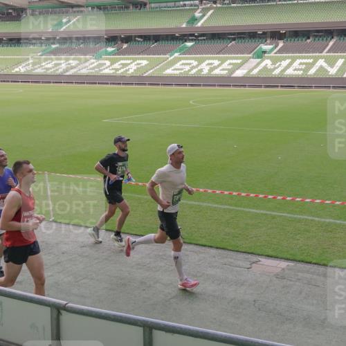 13.09.2026 - 21. swb-Marathon Bremen Michael Burmester http://msf.ph/oto/10312950 13.09.2026 12:49:07 Laufen im Stadion 382, 384, 524, 572, 670, 779, 826, 889, 899, 1349, 1517, 1605, 1723, 1748, 1872, 1925, 2287, 2288, 2605, 2750, 2844, 2909, 2956, 3043, 3110, 3127, 3197, 3242, 3276, 3330, 3466, 3625, 3910, 3973, 4033, 4082, 4247, 4384, 4712, 4732, 4743, 4852, 4898, 4990, 5424, 5517, 5570, 5585, 5594, 5648, 6025, 6058, 6652, 6692, 6842, 6906, 6951, 7064, 7109, 7115, 7399, 7636, 7803, 7876, 8611, 8706, 8877, 8973, 8981, 9010, 9035, 9429, 13091 meine-sportfotos.de