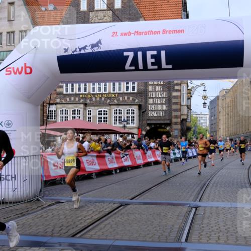 13.09.2026 - 21. swb-Marathon Bremen Tim E. http://msf.ph/oto/10312962 13.09.2026 10:54:29 Ziel 10359, 10577, 10749, 10822, 10996, 11010, 11099, 11118, 11290, 11329, 11361, 11476, 11765, 11843, 11989, 11998, 13531 meine-sportfotos.de