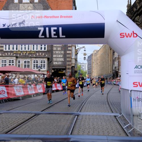 13.09.2026 - 21. swb-Marathon Bremen Tim E. http://msf.ph/oto/10313011 13.09.2026 10:54:31 Ziel 10359, 10503, 10577, 10749, 10837, 10996, 11099, 11118, 11290, 11329, 11361, 11476, 11765, 11843, 11989, 11998 meine-sportfotos.de