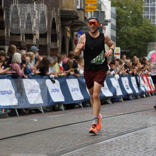 13.09.2026 - 21. swb-Marathon Bremen Strokosch-Dieckow http://msf.ph/oto/10313079 13.09.2026 13:05:04 Ziel 1224, 1712, 2207, 2646, 2956, 5283, 5674, 7538, 7814, 8054, 8701, 9070, 9306, 9689, 13034, 13187, 1822, 2297, 4025, 4729, 7102, 9273 meine-sportfotos.de