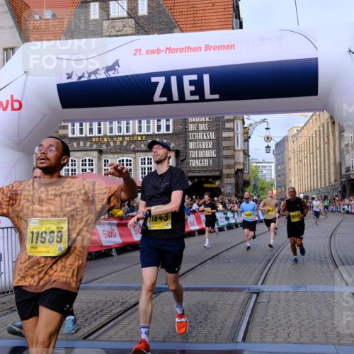 13.09.2026 - 21. swb-Marathon Bremen Tim E. http://msf.ph/oto/10313183 13.09.2026 10:54:33 Ziel 10359, 10503, 10577, 10631, 10749, 10837, 10884, 10996, 11099, 11118, 11290, 11329, 11361, 11476, 11765, 11843, 11989, 11998 meine-sportfotos.de