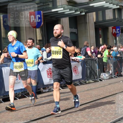 13.09.2026 - 21. swb-Marathon Bremen Strokosch-Dieckow http://msf.ph/oto/10313213 13.09.2026 10:56:05 Ziel 10184, 10211, 10240, 10246, 10322, 10356, 10443, 10670, 10675, 10699, 10844, 10960, 11069, 11256, 11280, 11317, 11407, 11570, 11693, 11782, 11795, 11844, 11855, 11871, 11911, 11996, 12452, 12543, 10298, 10365, 10374, 10690, 10703, 10949, 10952, 10957, 10960, 11219, 11790, 11972, 12061, 12108, 12143, 12476, 12484, 13565 meine-sportfotos.de