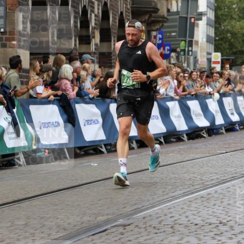 13.09.2026 - 21. swb-Marathon Bremen Strokosch-Dieckow http://msf.ph/oto/10313259 13.09.2026 13:05:08 Ziel 1712, 2646, 5283, 5674, 6708, 7538, 7814, 8054, 8701, 9070, 9306, 9495, 9689, 13187, 439, 1822, 3365, 4025, 7102, 9273 meine-sportfotos.de