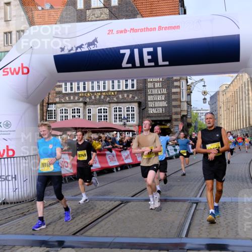 13.09.2026 - 21. swb-Marathon Bremen Tim E. http://msf.ph/oto/10313323 13.09.2026 10:54:36 Ziel 10359, 10503, 10577, 10631, 10749, 10837, 10884, 10996, 11099, 11118, 11329, 11361, 11476, 11765, 11843, 11989, 11998, 12265, 12328 meine-sportfotos.de