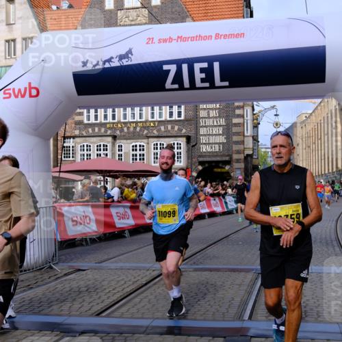 13.09.2026 - 21. swb-Marathon Bremen Tim E. http://msf.ph/oto/10313404 13.09.2026 10:54:37 Ziel 10067, 10359, 10503, 10577, 10631, 10749, 10837, 10884, 10996, 11099, 11118, 11329, 11361, 11476, 11593, 11765, 11843, 11989, 11998, 12265, 12328 meine-sportfotos.de