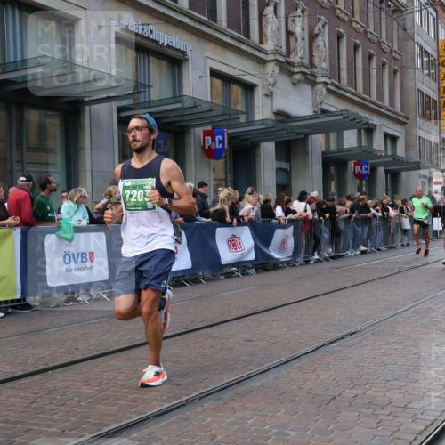 13.09.2026 - 21. swb-Marathon Bremen Strokosch-Dieckow http://msf.ph/oto/10313445 13.09.2026 13:15:21 Ziel 982, 1033, 1445, 2733, 3119, 3346, 3422, 3536, 3689, 3836, 3991, 4212, 4573, 4653, 4663, 5533, 5588, 6162, 6515, 6526, 7203, 7291, 7992, 9029, 9122, 9391, 9475, 9777, 13249, 1664, 2383, 3357, 3743, 4111, 4382, 4646, 4992, 5003, 5149, 5294, 5298, 5385, 5417, 6011, 6351, 6521, 6717, 6773, 6902, 7190, 7346, 7432, 7497, 7515, 7717, 7730, 8086, 8254, 8255, 9253, 9338, 9363, 9483, 13137, 13139 meine-sportfotos.de