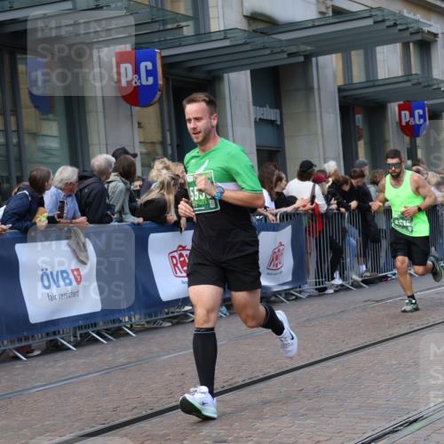 13.09.2026 - 21. swb-Marathon Bremen Strokosch-Dieckow http://msf.ph/oto/10313572 13.09.2026 13:15:26 Ziel 982, 1033, 1445, 2733, 3119, 3346, 3422, 3536, 3689, 3836, 3991, 4212, 4573, 4653, 5474, 5533, 5588, 5913, 6162, 6481, 6515, 7203, 7992, 9029, 9122, 9391, 9475, 9777, 13149, 13249, 1664, 3357, 3743, 4111, 4382, 4646, 4663, 4992, 5003, 5149, 5385, 6011, 6526, 6773, 6902, 7291, 7346, 7432, 7497, 7515, 7717, 7730, 8086, 8254, 8255, 9253, 9338, 9483, 13137, 13139 meine-sportfotos.de