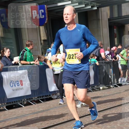 13.09.2026 - 21. swb-Marathon Bremen Strokosch-Dieckow http://msf.ph/oto/10313658 13.09.2026 10:56:15 Ziel 10184, 10211, 10240, 10322, 10356, 10372, 10486, 10540, 10675, 10721, 10771, 10824, 10844, 10888, 10936, 11064, 11069, 11256, 11317, 11349, 11407, 11474, 11601, 11795, 11844, 11855, 11871, 11911, 11996, 12543, 10246, 10298, 10322, 10365, 10443, 10670, 10690, 10699, 10949, 10957, 10960, 11219, 11280, 11570, 11693, 11782, 11790, 11972, 12061, 12452, 12476, 12484, 13565 meine-sportfotos.de