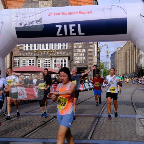 13.09.2026 - 21. swb-Marathon Bremen Tim E. http://msf.ph/oto/10313659 13.09.2026 10:54:46 Ziel 10067, 10146, 10359, 10410, 10503, 10577, 10631, 10749, 10765, 10837, 10884, 11039, 11099, 11118, 11389, 11593, 12038, 12265, 12328, 12467 meine-sportfotos.de