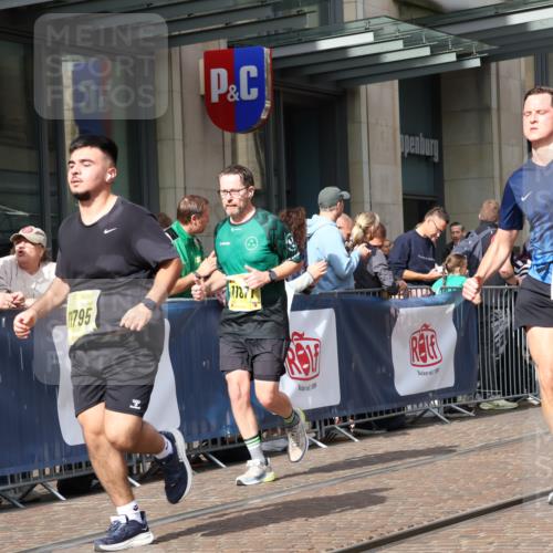 13.09.2026 - 21. swb-Marathon Bremen Strokosch-Dieckow http://msf.ph/oto/10313748 13.09.2026 10:56:19 Ziel 10240, 10356, 10372, 10486, 10540, 10675, 10721, 10771, 10824, 10844, 10888, 10936, 11064, 11069, 11256, 11349, 11407, 11474, 11601, 11795, 11844, 11855, 11871, 11872, 11911, 11996, 12434, 12543, 10184, 10211, 10246, 10298, 10322, 10365, 10443, 10670, 10699, 10949, 10957, 10960, 11219, 11280, 11317, 11570, 11693, 11782, 11790, 12061, 12452, 12476, 13565 meine-sportfotos.de