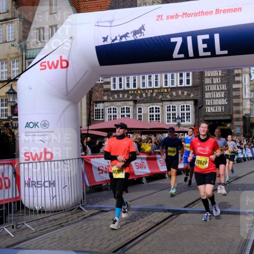 13.09.2026 - 21. swb-Marathon Bremen Tim E. http://msf.ph/oto/10313943 13.09.2026 10:54:56 Ziel 10067, 10146, 10410, 10589, 10608, 10704, 10765, 11039, 11040, 11174, 11389, 11569, 11593, 11874, 12038, 12265, 12467, 12519, 12800, 13526 meine-sportfotos.de