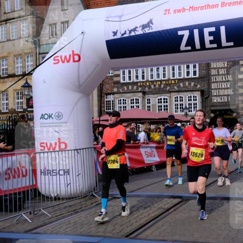 13.09.2026 - 21. swb-Marathon Bremen Tim E. http://msf.ph/oto/10313955 13.09.2026 10:54:56 Ziel 10067, 10146, 10410, 10589, 10608, 10704, 10765, 11039, 11040, 11174, 11389, 11569, 11593, 11874, 12038, 12265, 12467, 12519, 12800, 13526 meine-sportfotos.de