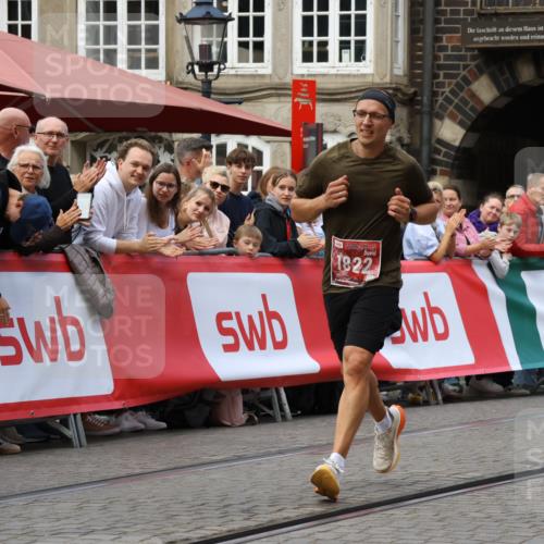 13.09.2026 - 21. swb-Marathon Bremen Strokosch-Dieckow http://msf.ph/oto/10313996 13.09.2026 13:05:36 Ziel 439, 1822, 2297, 3365, 4025, 4729, 5092, 7102, 9273, 1017, 1301, 1562, 1745, 1879, 2538, 3520, 4157, 6025, 8706, 8973, 9010 meine-sportfotos.de
