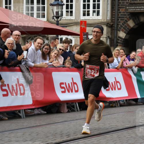 13.09.2026 - 21. swb-Marathon Bremen Strokosch-Dieckow http://msf.ph/oto/10314009 13.09.2026 13:05:36 Ziel 439, 1822, 2297, 3365, 4025, 4729, 5092, 7102, 9273, 1017, 1301, 1562, 1745, 1879, 2538, 3520, 4157, 6025, 8706, 8973, 9010 meine-sportfotos.de