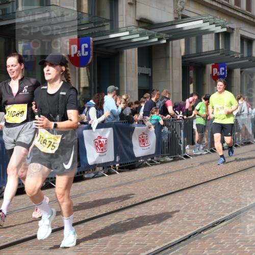 13.09.2026 - 21. swb-Marathon Bremen Strokosch-Dieckow http://msf.ph/oto/10314030 13.09.2026 10:56:25 Ziel 10240, 10356, 10372, 10486, 10540, 10610, 10721, 10771, 10824, 10888, 10936, 11064, 11069, 11349, 11407, 11474, 11601, 11871, 11872, 11911, 11996, 12284, 12434, 12543, 10184, 10211, 10246, 10322, 10365, 10443, 10670, 10675, 10699, 10844, 10949, 10957, 10960, 11219, 11256, 11280, 11317, 11570, 11693, 11782, 11795, 11844, 11855, 11871, 12452, 12476 meine-sportfotos.de