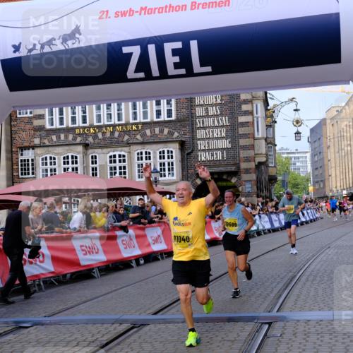 13.09.2026 - 21. swb-Marathon Bremen Tim E. http://msf.ph/oto/10314108 13.09.2026 10:55:00 Ziel 10589, 10608, 10704, 11040, 11174, 11389, 11569, 11874, 12038, 12519, 12800, 13526 meine-sportfotos.de