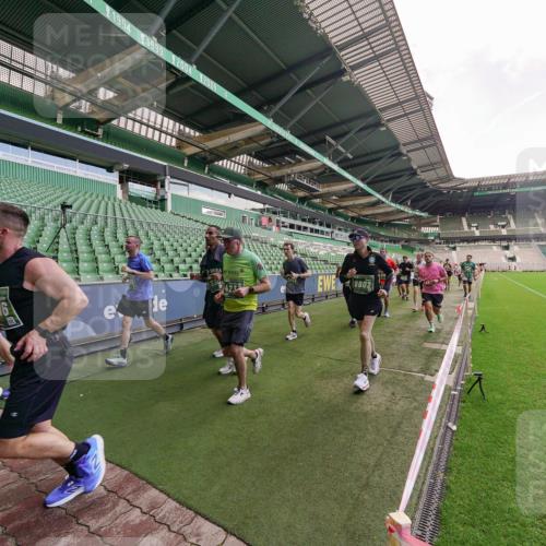 13.09.2026 - 21. swb-Marathon Bremen Michael Burmester http://msf.ph/oto/10314167 13.09.2026 13:09:28 Laufen im Stadion 164, 383, 391, 448, 532, 549, 551, 563, 625, 813, 869, 884, 898, 1025, 1072, 1124, 1150, 1180, 1285, 1289, 1398, 1559, 1688, 1855, 1867, 1880, 1899, 2041, 2208, 2215, 2229, 2232, 2243, 2268, 2366, 2380, 2413, 2429, 2441, 2467, 2471, 2525, 2530, 2553, 2573, 2594, 2635, 2692, 2714, 2717, 2727, 2782, 2785, 2823, 2841, 2897, 2920, 2930, 2931, 2941, 3032, 3063, 3086, 3291, 3316, 3327, 3333, 3398, 3437, 3707, 3769, 3857, 109 meine-sportfotos.de