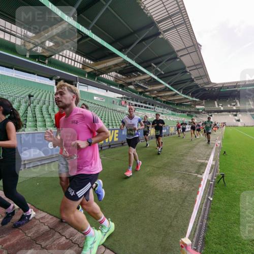 13.09.2026 - 21. swb-Marathon Bremen Michael Burmester http://msf.ph/oto/10314189 13.09.2026 13:09:31 Laufen im Stadion 164, 383, 391, 448, 532, 549, 551, 563, 625, 813, 869, 884, 898, 1025, 1072, 1124, 1150, 1180, 1285, 1289, 1398, 1559, 1688, 1855, 1867, 1880, 1899, 2041, 2208, 2229, 2232, 2243, 2268, 2380, 2413, 2429, 2441, 2467, 2471, 2525, 2530, 2553, 2573, 2594, 2635, 2692, 2714, 2717, 2727, 2782, 2785, 2823, 2841, 2897, 2920, 2930, 2931, 2941, 3032, 3063, 3086, 3291, 3316, 3327, 3333, 3398, 3437, 3707, 3769, 3857, 109 meine-sportfotos.de