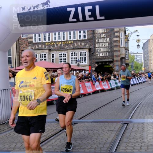 13.09.2026 - 21. swb-Marathon Bremen Tim E. http://msf.ph/oto/10314203 13.09.2026 10:55:02 Ziel 10589, 10608, 10704, 11040, 11174, 11389, 11569, 11874, 12038, 12519, 12800, 13526, 13592 meine-sportfotos.de