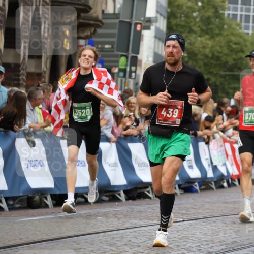 13.09.2026 - 21. swb-Marathon Bremen Strokosch-Dieckow http://msf.ph/oto/10314230 13.09.2026 13:05:46 Ziel 439, 3242, 3271, 3365, 4025, 5092, 5199, 5725, 6579, 7141, 9273, 1745, 3520, 4157, 4712, 5803, 6058, 7399, 8334, 8706, 8877, 8983, 9010, 9918 meine-sportfotos.de
