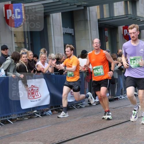 13.09.2026 - 21. swb-Marathon Bremen Strokosch-Dieckow http://msf.ph/oto/10314250 13.09.2026 13:15:41 Ziel 145, 663, 982, 1955, 2623, 2733, 3119, 3134, 3149, 3422, 3689, 4128, 4823, 5430, 5474, 5913, 6106, 6481, 6744, 7307, 7413, 8487, 9122, 9278, 13149, 13158, 1033, 1445, 3346, 3536, 3836, 3991, 4212, 4573, 4646, 4653, 4663, 5533, 5588, 6162, 6515, 6526, 7203, 7291, 7346, 7992, 8086, 8254, 8255, 9029, 9391, 9475, 9777, 13249 meine-sportfotos.de