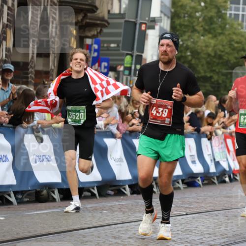 13.09.2026 - 21. swb-Marathon Bremen Strokosch-Dieckow http://msf.ph/oto/10314272 13.09.2026 13:05:46 Ziel 439, 3242, 3271, 3365, 4025, 5092, 5199, 5725, 6579, 7141, 9273, 1745, 3520, 4157, 4712, 5803, 6058, 7399, 8334, 8706, 8877, 8983, 9010, 9918 meine-sportfotos.de