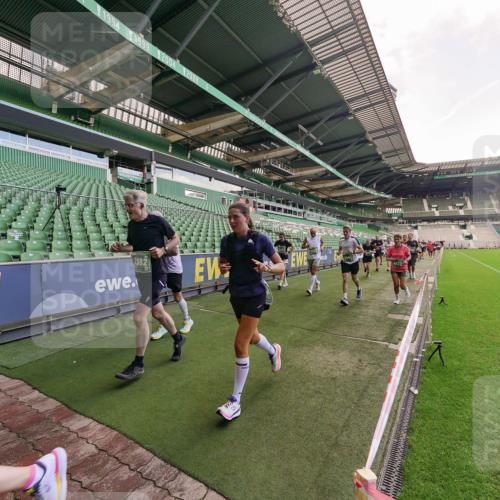 13.09.2026 - 21. swb-Marathon Bremen Michael Burmester http://msf.ph/oto/10314329 13.09.2026 13:09:49 Laufen im Stadion 164, 383, 391, 448, 532, 549, 563, 625, 813, 869, 898, 1025, 1072, 1124, 1150, 1180, 1289, 1398, 1559, 1855, 1867, 1880, 1894, 1899, 1967, 2202, 2208, 2232, 2243, 2268, 2284, 2339, 2342, 2380, 2413, 2429, 2441, 2467, 2471, 2525, 2530, 2553, 2573, 2594, 2654, 2682, 2692, 2714, 2717, 2785, 2819, 2823, 2841, 2897, 2920, 2930, 2931, 2932, 2941, 3032, 3063, 3086, 3089, 3122, 3291, 3316, 3327, 3333, 3370, 3398, 3410, 3437, 3707, 3769, 3857, 109 meine-sportfotos.de