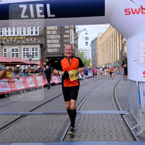 13.09.2026 - 21. swb-Marathon Bremen Tim E. http://msf.ph/oto/10314336 13.09.2026 10:55:05 Ziel 10589, 10608, 10646, 10704, 10901, 11040, 11174, 11569, 11874, 11889, 12313, 12519, 12800, 13526, 13592 meine-sportfotos.de