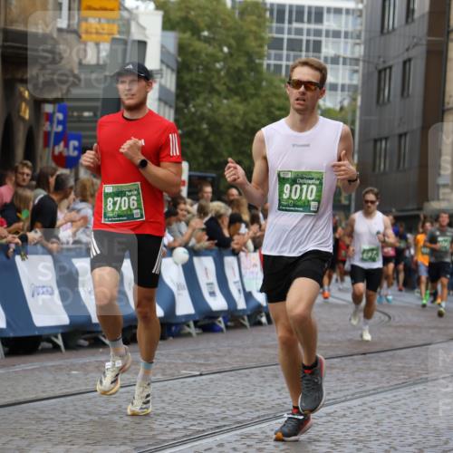 13.09.2026 - 21. swb-Marathon Bremen Strokosch-Dieckow http://msf.ph/oto/10314359 13.09.2026 13:05:48 Ziel 439, 1562, 3242, 3271, 3365, 5092, 5199, 5725, 6579, 7141, 9273, 681, 1745, 3297, 3520, 4712, 5803, 6058, 7399, 8334, 8706, 8877, 8983, 9010, 9429, 9918 meine-sportfotos.de