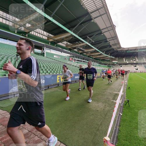 13.09.2026 - 21. swb-Marathon Bremen Michael Burmester http://msf.ph/oto/10314378 13.09.2026 13:09:54 Laufen im Stadion 164, 383, 391, 448, 532, 549, 563, 625, 813, 869, 898, 1025, 1072, 1124, 1150, 1180, 1398, 1559, 1738, 1855, 1867, 1880, 1894, 1967, 2202, 2208, 2232, 2243, 2268, 2284, 2333, 2339, 2342, 2380, 2413, 2429, 2432, 2441, 2467, 2471, 2525, 2530, 2553, 2573, 2594, 2654, 2682, 2692, 2714, 2717, 2785, 2819, 2823, 2841, 2897, 2920, 2930, 2931, 2932, 2941, 3032, 3063, 3086, 3089, 3122, 3208, 3291, 3316, 3327, 3333, 3370, 3398, 3410, 3437, 3470, 3707, 3769, 3857, 109 meine-sportfotos.de