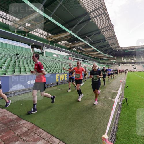 13.09.2026 - 21. swb-Marathon Bremen Michael Burmester http://msf.ph/oto/10314476 13.09.2026 13:10:04 Laufen im Stadion 164, 373, 383, 391, 448, 532, 549, 563, 581, 625, 813, 869, 898, 1025, 1072, 1150, 1180, 1398, 1738, 1855, 1867, 1880, 1894, 1967, 2202, 2208, 2232, 2243, 2268, 2284, 2333, 2339, 2342, 2380, 2413, 2429, 2432, 2441, 2471, 2525, 2530, 2553, 2573, 2594, 2654, 2682, 2692, 2714, 2717, 2784, 2785, 2819, 2823, 2841, 2920, 2931, 2932, 2941, 3026, 3032, 3063, 3086, 3089, 3122, 3174, 3207, 3208, 3291, 3316, 3327, 3333, 3370, 3398, 3410, 3437, 3470, 3707, 3769, 3857, 109 meine-sportfotos.de
