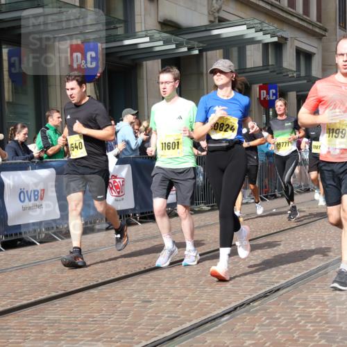 13.09.2026 - 21. swb-Marathon Bremen Strokosch-Dieckow http://msf.ph/oto/10314484 13.09.2026 10:56:33 Ziel 10157, 10372, 10408, 10486, 10540, 10610, 10721, 10771, 10824, 10888, 10936, 11000, 11064, 11079, 11328, 11474, 11601, 11872, 11946, 12032, 12284, 12434, 10184, 10211, 10240, 10322, 10356, 10372, 10443, 10670, 10675, 10699, 10844, 11069, 11256, 11280, 11317, 11349, 11407, 11570, 11693, 11795, 11844, 11855, 11871, 11911, 11996, 12452, 12543 meine-sportfotos.de