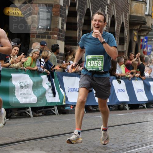 13.09.2026 - 21. swb-Marathon Bremen Strokosch-Dieckow http://msf.ph/oto/10314511 13.09.2026 13:05:53 Ziel 439, 1301, 1562, 1879, 3242, 3271, 5092, 5199, 5725, 6579, 7141, 681, 3297, 3466, 4614, 4712, 5803, 6686, 7399, 8334, 8877, 8983, 9429, 9918 meine-sportfotos.de