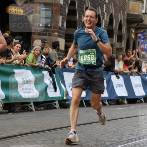 13.09.2026 - 21. swb-Marathon Bremen Strokosch-Dieckow http://msf.ph/oto/10314526 13.09.2026 13:05:53 Ziel 439, 1301, 1562, 1879, 3242, 3271, 5092, 5199, 5725, 6579, 7141, 681, 3297, 3466, 4614, 4712, 5803, 6686, 7399, 8334, 8877, 8983, 9429, 9918 meine-sportfotos.de