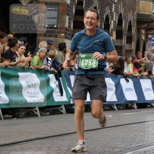 13.09.2026 - 21. swb-Marathon Bremen Strokosch-Dieckow http://msf.ph/oto/10314546 13.09.2026 13:05:54 Ziel 439, 1301, 1562, 1879, 3242, 3271, 5092, 5199, 5725, 6579, 7141, 681, 3297, 3466, 4614, 4712, 5803, 6686, 7336, 7399, 8334, 8983, 9429, 9918 meine-sportfotos.de