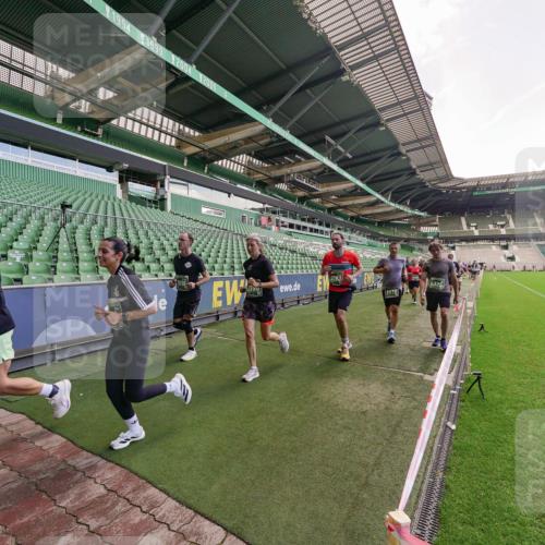 13.09.2026 - 21. swb-Marathon Bremen Michael Burmester http://msf.ph/oto/10314632 13.09.2026 13:10:24 Laufen im Stadion 164, 373, 383, 391, 448, 532, 549, 563, 581, 625, 813, 869, 898, 984, 1072, 1150, 1180, 1738, 1855, 1867, 1880, 1894, 1967, 2202, 2208, 2232, 2243, 2268, 2284, 2330, 2333, 2339, 2342, 2429, 2432, 2441, 2443, 2471, 2525, 2530, 2531, 2553, 2573, 2589, 2594, 2654, 2682, 2714, 2717, 2784, 2785, 2819, 2836, 2920, 2931, 2932, 2941, 3026, 3032, 3063, 3086, 3089, 3122, 3174, 3207, 3208, 3291, 3316, 3327, 3333, 3370, 3398, 3409, 3410, 3437, 3470, 3707, 3769, 3857, 109 meine-sportfotos.de