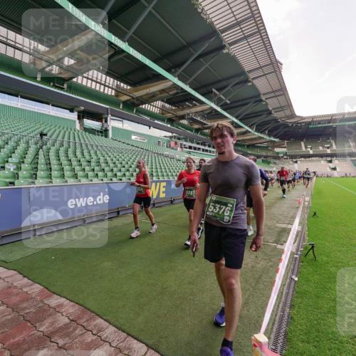 13.09.2026 - 21. swb-Marathon Bremen Michael Burmester http://msf.ph/oto/10314664 13.09.2026 13:10:27 Laufen im Stadion 164, 373, 383, 391, 448, 532, 549, 563, 581, 625, 813, 869, 898, 984, 1072, 1180, 1738, 1855, 1867, 1894, 1967, 2202, 2208, 2232, 2243, 2268, 2284, 2330, 2333, 2339, 2342, 2429, 2432, 2441, 2443, 2471, 2525, 2530, 2531, 2553, 2573, 2589, 2594, 2654, 2669, 2682, 2714, 2717, 2784, 2785, 2819, 2836, 2920, 2931, 2932, 2941, 3026, 3032, 3063, 3086, 3089, 3122, 3174, 3207, 3208, 3291, 3316, 3327, 3333, 3352, 3370, 3398, 3409, 3410, 3437, 3470, 3707, 3769, 3857, 109 meine-sportfotos.de