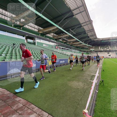 13.09.2026 - 21. swb-Marathon Bremen Michael Burmester http://msf.ph/oto/10314710 13.09.2026 13:10:31 Laufen im Stadion 164, 265, 373, 383, 391, 448, 532, 549, 563, 581, 813, 869, 898, 984, 1072, 1180, 1738, 1855, 1867, 1894, 1967, 2202, 2208, 2232, 2243, 2268, 2284, 2299, 2330, 2333, 2339, 2342, 2432, 2441, 2443, 2471, 2525, 2530, 2531, 2553, 2573, 2589, 2594, 2654, 2669, 2682, 2714, 2717, 2784, 2785, 2819, 2836, 2920, 2931, 2932, 3026, 3032, 3063, 3086, 3089, 3122, 3159, 3174, 3207, 3208, 3291, 3316, 3327, 3333, 3352, 3370, 3398, 3409, 3410, 3437, 3470, 3707, 3769, 3857, 109, 800 meine-sportfotos.de