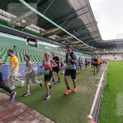 13.09.2026 - 21. swb-Marathon Bremen Michael Burmester http://msf.ph/oto/10314745 13.09.2026 13:10:35 Laufen im Stadion 164, 265, 373, 383, 391, 448, 532, 563, 581, 813, 869, 898, 984, 1072, 1180, 1738, 1855, 1867, 1894, 1967, 2202, 2208, 2232, 2268, 2284, 2299, 2330, 2333, 2339, 2342, 2432, 2443, 2471, 2525, 2530, 2531, 2553, 2573, 2589, 2594, 2654, 2669, 2682, 2714, 2717, 2784, 2785, 2819, 2836, 2920, 2931, 2932, 3026, 3032, 3063, 3086, 3089, 3122, 3159, 3174, 3207, 3208, 3291, 3316, 3327, 3333, 3352, 3370, 3398, 3409, 3410, 3437, 3470, 3707, 3769, 3857, 109, 800 meine-sportfotos.de
