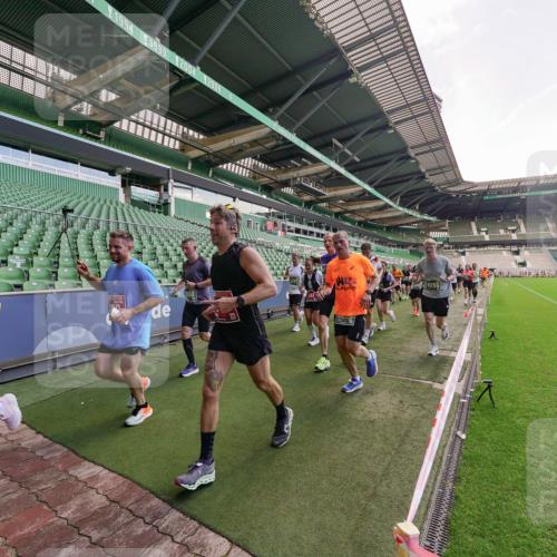 13.09.2026 - 21. swb-Marathon Bremen Michael Burmester http://msf.ph/oto/10314772 13.09.2026 13:10:37 Laufen im Stadion 164, 265, 373, 383, 391, 448, 532, 563, 581, 813, 869, 898, 984, 1072, 1180, 1738, 1855, 1867, 1894, 1967, 2202, 2208, 2232, 2268, 2284, 2299, 2330, 2333, 2339, 2342, 2432, 2443, 2471, 2525, 2530, 2531, 2553, 2573, 2589, 2594, 2654, 2669, 2682, 2714, 2717, 2784, 2785, 2819, 2836, 2920, 2931, 2932, 3026, 3032, 3063, 3086, 3089, 3122, 3159, 3174, 3207, 3208, 3291, 3316, 3333, 3352, 3370, 3398, 3409, 3410, 3437, 3470, 3707, 3769, 3857, 109, 800 meine-sportfotos.de