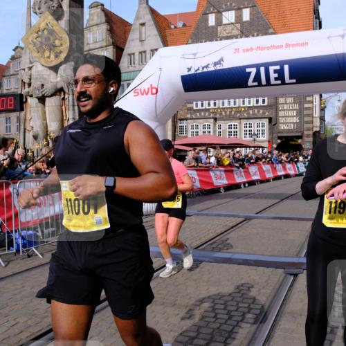 13.09.2026 - 21. swb-Marathon Bremen Tim E. http://msf.ph/oto/10314798 13.09.2026 10:55:25 Ziel 10555, 10646, 11001, 11014, 11466, 11620, 11631, 11860, 11908, 11910, 11976, 12201, 12549 meine-sportfotos.de