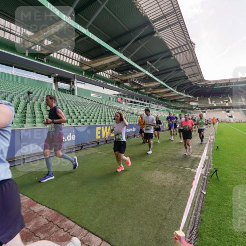13.09.2026 - 21. swb-Marathon Bremen Michael Burmester http://msf.ph/oto/10314801 13.09.2026 13:10:40 Laufen im Stadion 164, 265, 373, 383, 391, 448, 532, 563, 581, 869, 898, 984, 1180, 1738, 1855, 1867, 1894, 1952, 1967, 2202, 2232, 2268, 2284, 2299, 2330, 2333, 2339, 2342, 2432, 2443, 2471, 2525, 2530, 2531, 2553, 2573, 2589, 2594, 2654, 2669, 2682, 2714, 2717, 2784, 2785, 2819, 2836, 2920, 2931, 2932, 3026, 3032, 3063, 3086, 3089, 3122, 3159, 3174, 3207, 3208, 3291, 3316, 3333, 3352, 3370, 3398, 3409, 3410, 3437, 3470, 3707, 3769, 3857, 109, 800 meine-sportfotos.de