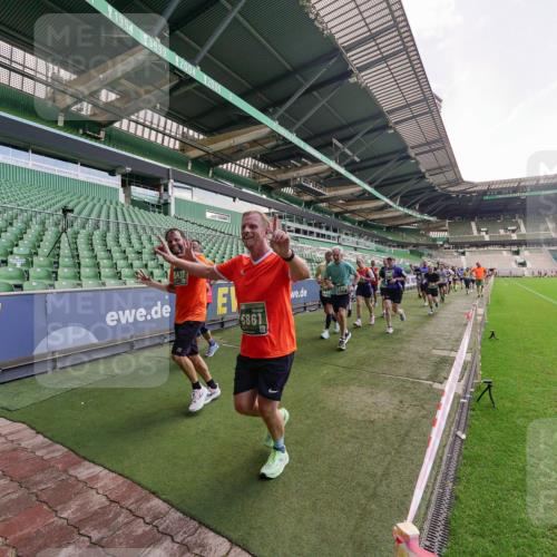 13.09.2026 - 21. swb-Marathon Bremen Michael Burmester http://msf.ph/oto/10314852 13.09.2026 13:10:45 Laufen im Stadion 164, 265, 373, 391, 448, 532, 581, 869, 898, 984, 1180, 1738, 1855, 1867, 1894, 1952, 1967, 2202, 2232, 2268, 2281, 2284, 2299, 2330, 2333, 2339, 2342, 2432, 2443, 2471, 2525, 2530, 2531, 2553, 2573, 2589, 2594, 2654, 2669, 2682, 2714, 2717, 2784, 2785, 2804, 2819, 2836, 2920, 2932, 3026, 3032, 3063, 3086, 3089, 3122, 3159, 3174, 3207, 3208, 3291, 3316, 3333, 3352, 3370, 3398, 3409, 3410, 3470, 3707, 3769, 109, 800 meine-sportfotos.de