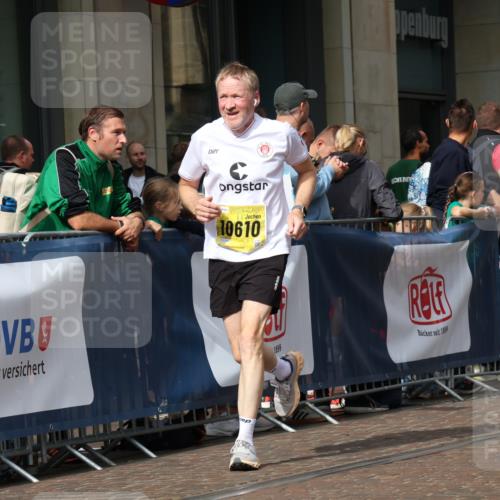 13.09.2026 - 21. swb-Marathon Bremen Strokosch-Dieckow http://msf.ph/oto/10314857 13.09.2026 10:56:42 Ziel 10157, 10408, 10578, 10610, 10700, 10772, 11000, 11079, 11236, 11292, 11328, 11484, 11667, 11872, 11946, 12032, 12284, 12434, 10240, 10356, 10372, 10486, 10540, 10675, 10721, 10771, 10824, 10844, 10888, 10936, 11064, 11069, 11256, 11317, 11349, 11407, 11474, 11601, 11795, 11844, 11855, 11871, 11911, 11996, 12543 meine-sportfotos.de