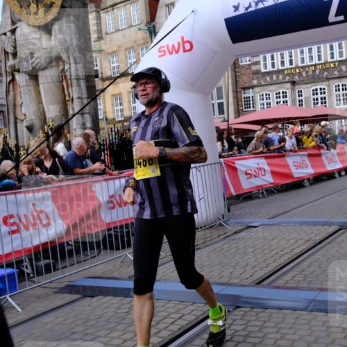 13.09.2026 - 21. swb-Marathon Bremen Tim E. http://msf.ph/oto/10314862 13.09.2026 10:55:34 Ziel 10555, 10725, 11001, 11014, 11466, 11631, 11910, 12201, 12218, 12258, 12549 meine-sportfotos.de