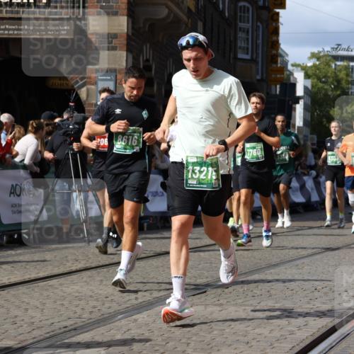 13.09.2026 - 21. swb-Marathon Bremen Strokosch-Dieckow http://msf.ph/oto/10314888 13.09.2026 13:30:54 Ziel 625, 800, 834, 1067, 1926, 2369, 2452, 2723, 3163, 3164, 3425, 4058, 4206, 4332, 4342, 4415, 4425, 4748, 4757, 5506, 5551, 6134, 6343, 6347, 6523, 6988, 7253, 7567, 7645, 7821, 8116, 8117, 8169, 8314, 8762, 8878, 8966, 9011, 9108, 9692, 9695, 9699, 9825, 13090, 1189, 1479, 2513, 2802, 2902, 3360, 3800, 4647, 5846, 6307, 6419, 6732, 7198, 7359, 7637, 7760, 7798, 7882, 8382, 8543, 8616, 9274, 9937, 9958, 9962, 9969, 9976, 9977, 13152 meine-sportfotos.de