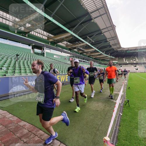 13.09.2026 - 21. swb-Marathon Bremen Michael Burmester http://msf.ph/oto/10314932 13.09.2026 13:10:56 Laufen im Stadion 164, 265, 373, 391, 448, 581, 703, 869, 984, 1180, 1738, 1855, 1867, 1894, 1936, 1952, 1967, 2202, 2232, 2268, 2281, 2284, 2299, 2330, 2333, 2339, 2342, 2353, 2432, 2443, 2525, 2530, 2531, 2553, 2573, 2589, 2594, 2654, 2659, 2669, 2682, 2714, 2717, 2784, 2785, 2804, 2819, 2822, 2836, 2907, 2920, 2932, 2976, 3026, 3027, 3032, 3063, 3082, 3086, 3089, 3122, 3159, 3174, 3207, 3208, 3291, 3328, 3333, 3352, 3370, 3398, 3409, 3410, 3470, 3769, 800 meine-sportfotos.de