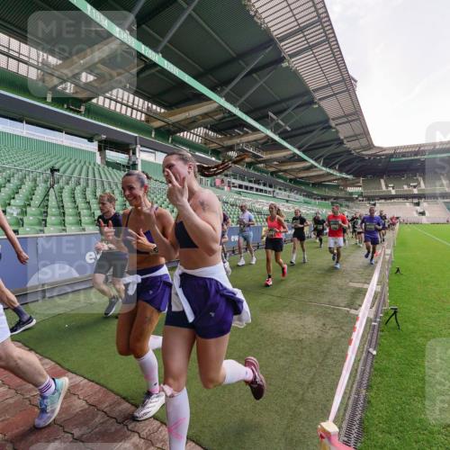 13.09.2026 - 21. swb-Marathon Bremen Michael Burmester http://msf.ph/oto/10315032 13.09.2026 13:11:05 Laufen im Stadion 164, 265, 373, 448, 581, 703, 869, 984, 1113, 1180, 1435, 1738, 1849, 1851, 1855, 1867, 1894, 1936, 1952, 1967, 2202, 2232, 2248, 2268, 2281, 2284, 2299, 2330, 2333, 2339, 2342, 2353, 2426, 2432, 2443, 2530, 2531, 2553, 2573, 2589, 2594, 2654, 2659, 2669, 2682, 2714, 2717, 2784, 2785, 2804, 2819, 2822, 2836, 2907, 2920, 2932, 2976, 3026, 3027, 3063, 3079, 3082, 3086, 3089, 3122, 3159, 3174, 3207, 3208, 3291, 3328, 3349, 3352, 3370, 3409, 3410, 3470, 800 meine-sportfotos.de